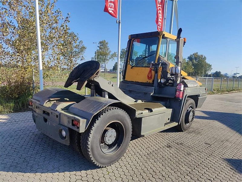 Terberg RT222 4x4 - Terminaltraktor: bilde 4 Terberg RT222 4x4 - Terminaltraktor: bilde 4