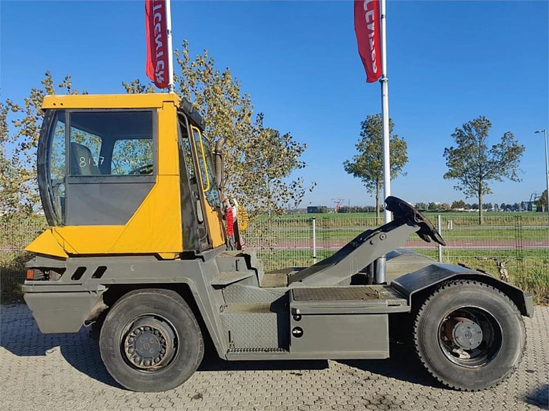 Terberg RT222 4x4 - Terminaltraktor: bilde 3 Terberg RT222 4x4 - Terminaltraktor: bilde 3