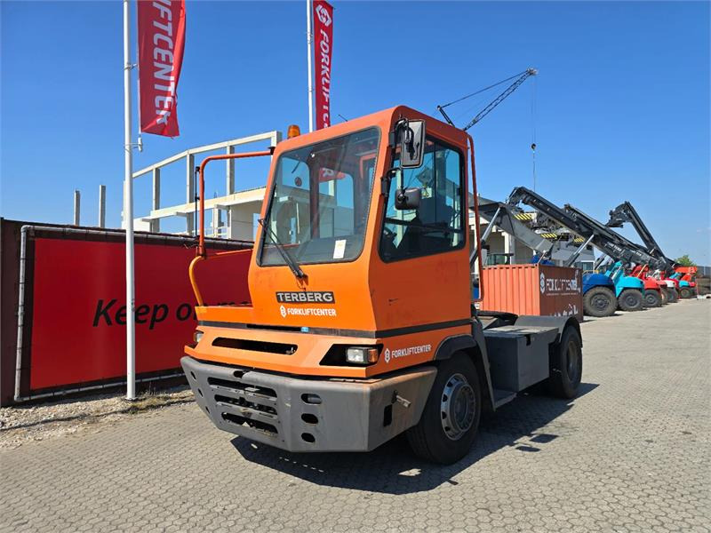 Terberg YT182 - Terminaltraktor: bilde 2 Terberg YT182 - Terminaltraktor: bilde 2