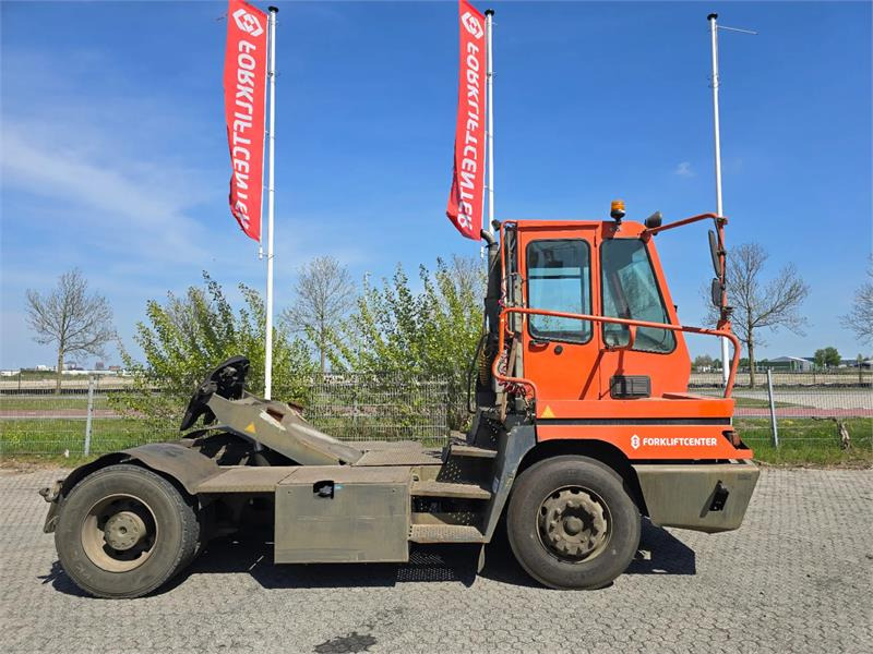 Terberg YT182 - Terminaltraktor: bilde 3 Terberg YT182 - Terminaltraktor: bilde 3