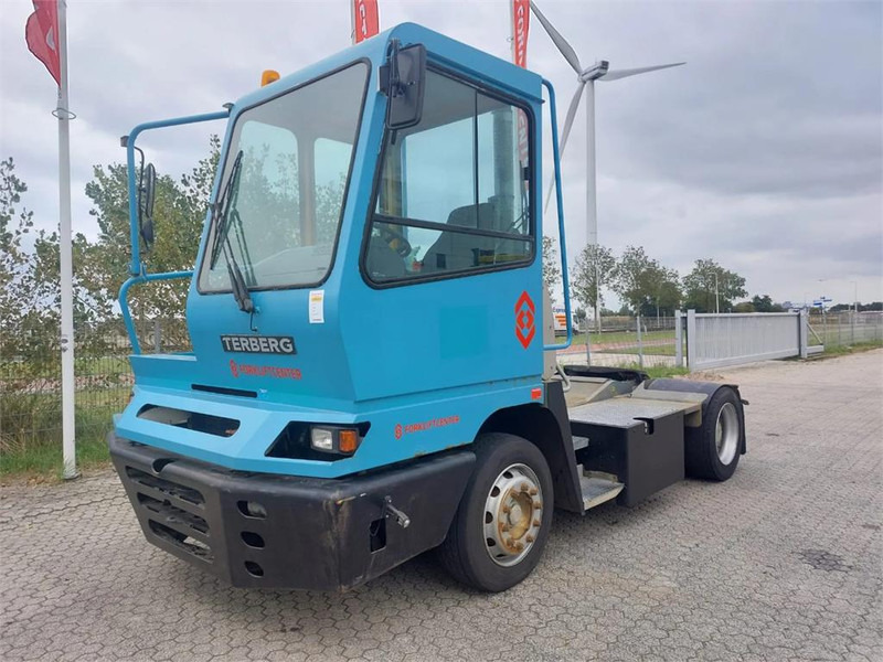 Terberg YT182 - Terminaltraktor: bilde 2 Terberg YT182 - Terminaltraktor: bilde 2