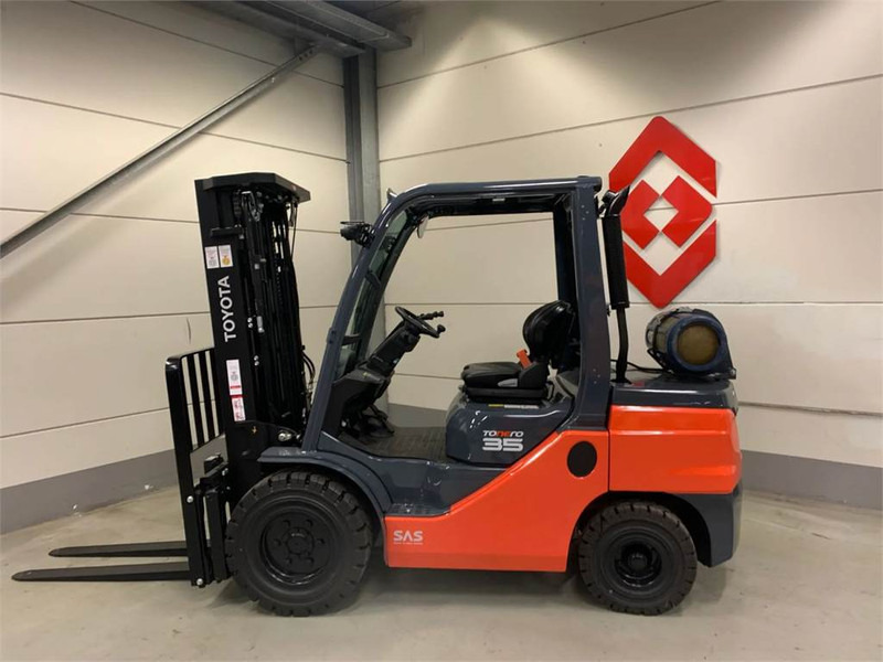 Toyota 02-8FGJF35 - Gasstruck: bilde 2 Toyota 02-8FGJF35 - Gasstruck: bilde 2