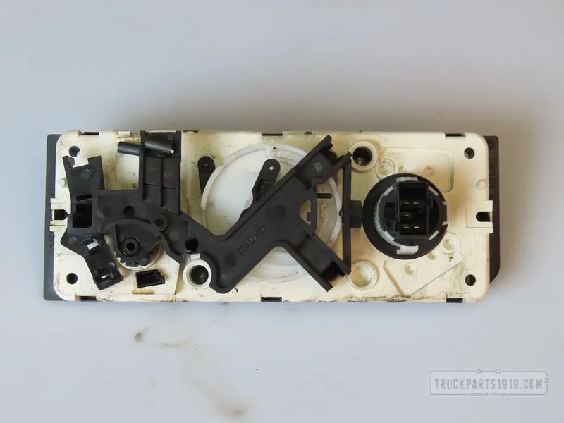 DAF 1935428 Kachelbediening ATC DAF - Varme/ Ventilasjon for Lastebil: bilde 2 DAF 1935428 Kachelbediening ATC DAF - Varme/ Ventilasjon for Lastebil: bilde 2