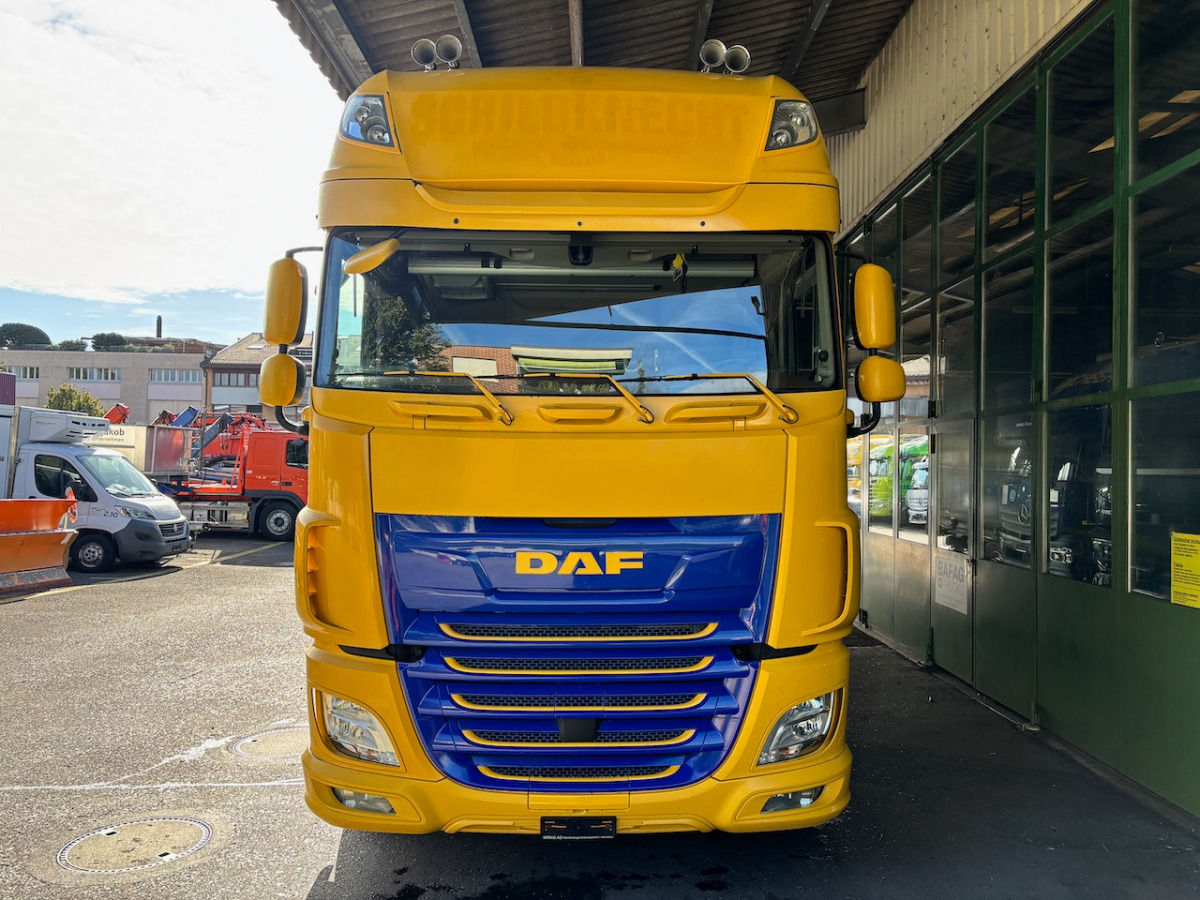 DAF FAN XF 530 LD 6x2 - Kapellbil: bilde 3 DAF FAN XF 530 LD 6x2 - Kapellbil: bilde 3