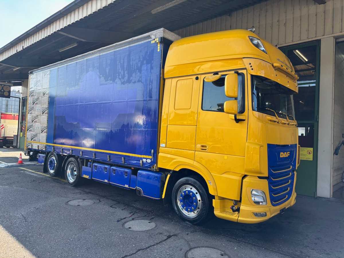 DAF FAN XF 530 LD Jumbo - Kapellbil: bilde 1 DAF FAN XF 530 LD Jumbo - Kapellbil: bilde 1