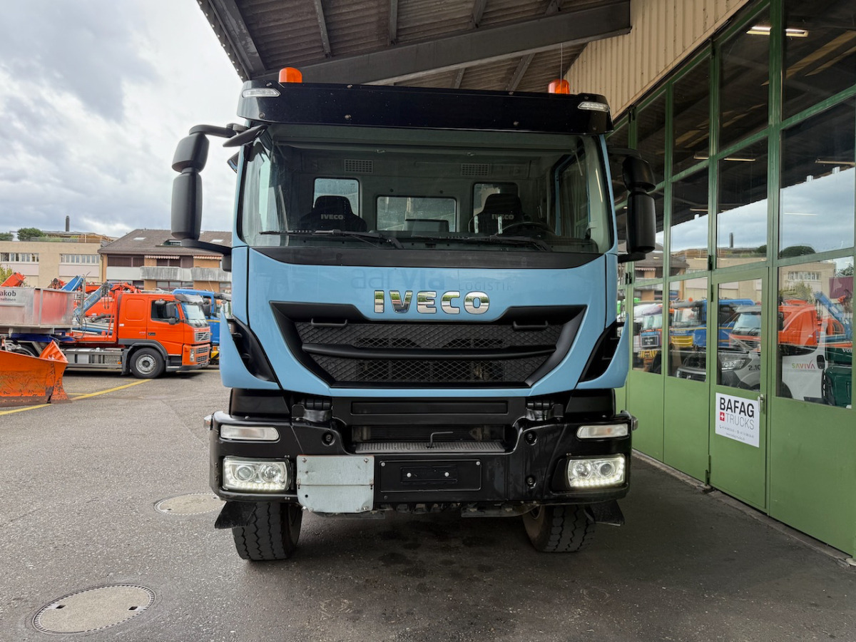 IVECO 340T45 Trakker 8x4 - Krokbil: bilde 3 IVECO 340T45 Trakker 8x4 - Krokbil: bilde 3