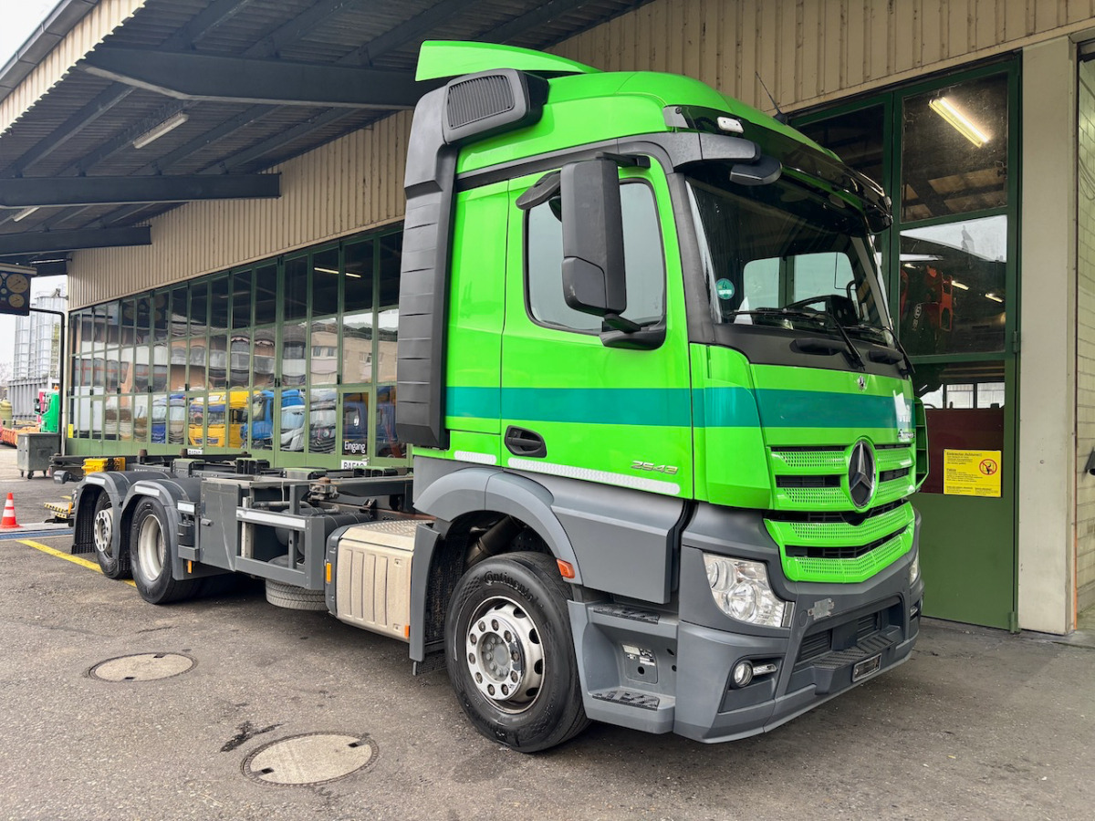 MERCEDES Actros 2543 6x2 Container Transport - Container-transport/ Vekselflak lastebil: bilde 1 MERCEDES Actros 2543 6x2 Container Transport - Container-transport/ Vekselflak lastebil: bilde 1