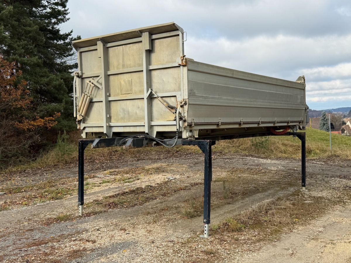 RENAULT C520 8x4 Wechselsystem Siloki + Kipper - Tippbil: bilde 2 RENAULT C520 8x4 Wechselsystem Siloki + Kipper - Tippbil: bilde 2