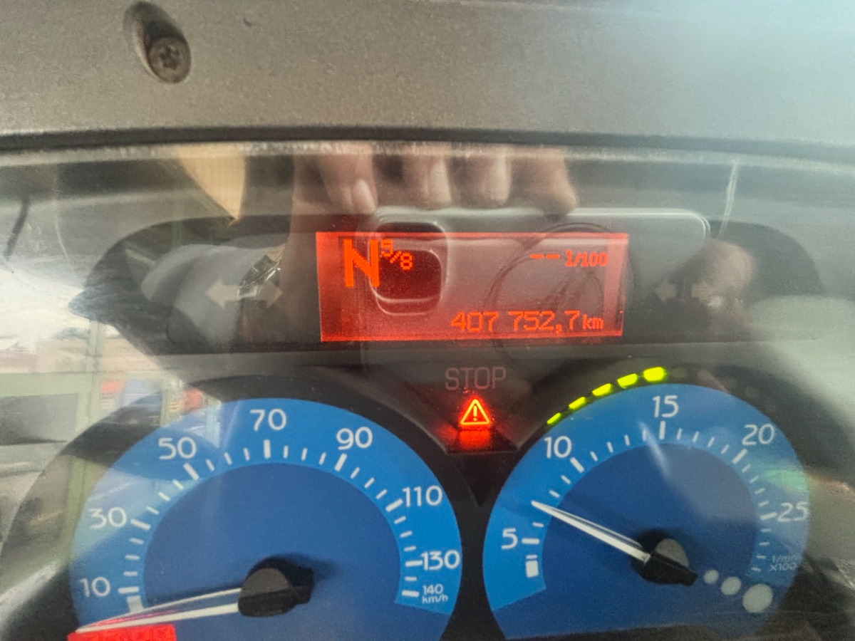 RENAULT Kerax 420DCI 4x4 - Tippbil: bilde 4 RENAULT Kerax 420DCI 4x4 - Tippbil: bilde 4