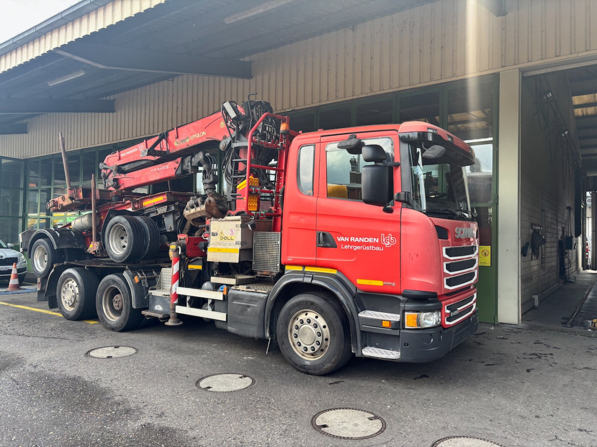 SCANIA G490 6x2 - Tømmerbil, Kranbil: bilde 1 SCANIA G490 6x2 - Tømmerbil, Kranbil: bilde 1