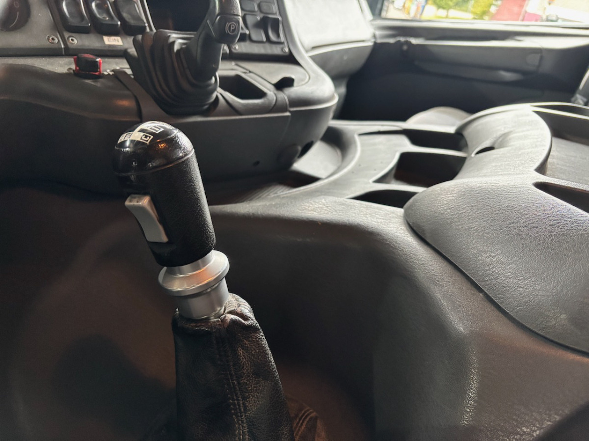 SCANIA P124CB8x4 - Betongbil: bilde 5 SCANIA P124CB8x4 - Betongbil: bilde 5