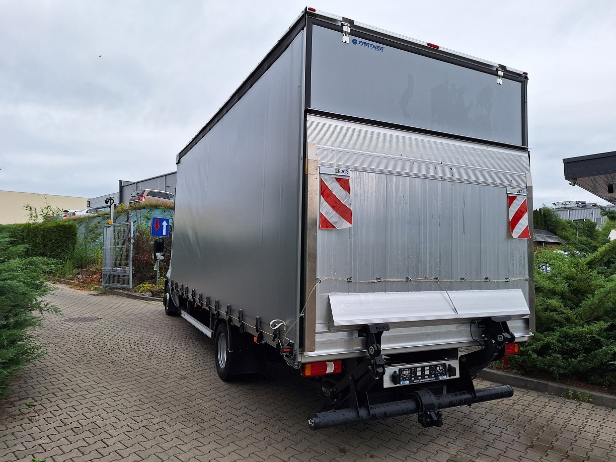 Iveco Daily 70C18A8 Backsleeper BÄR - Varebil med kapell: bilde 2 Iveco Daily 70C18A8 Backsleeper BÄR - Varebil med kapell: bilde 2