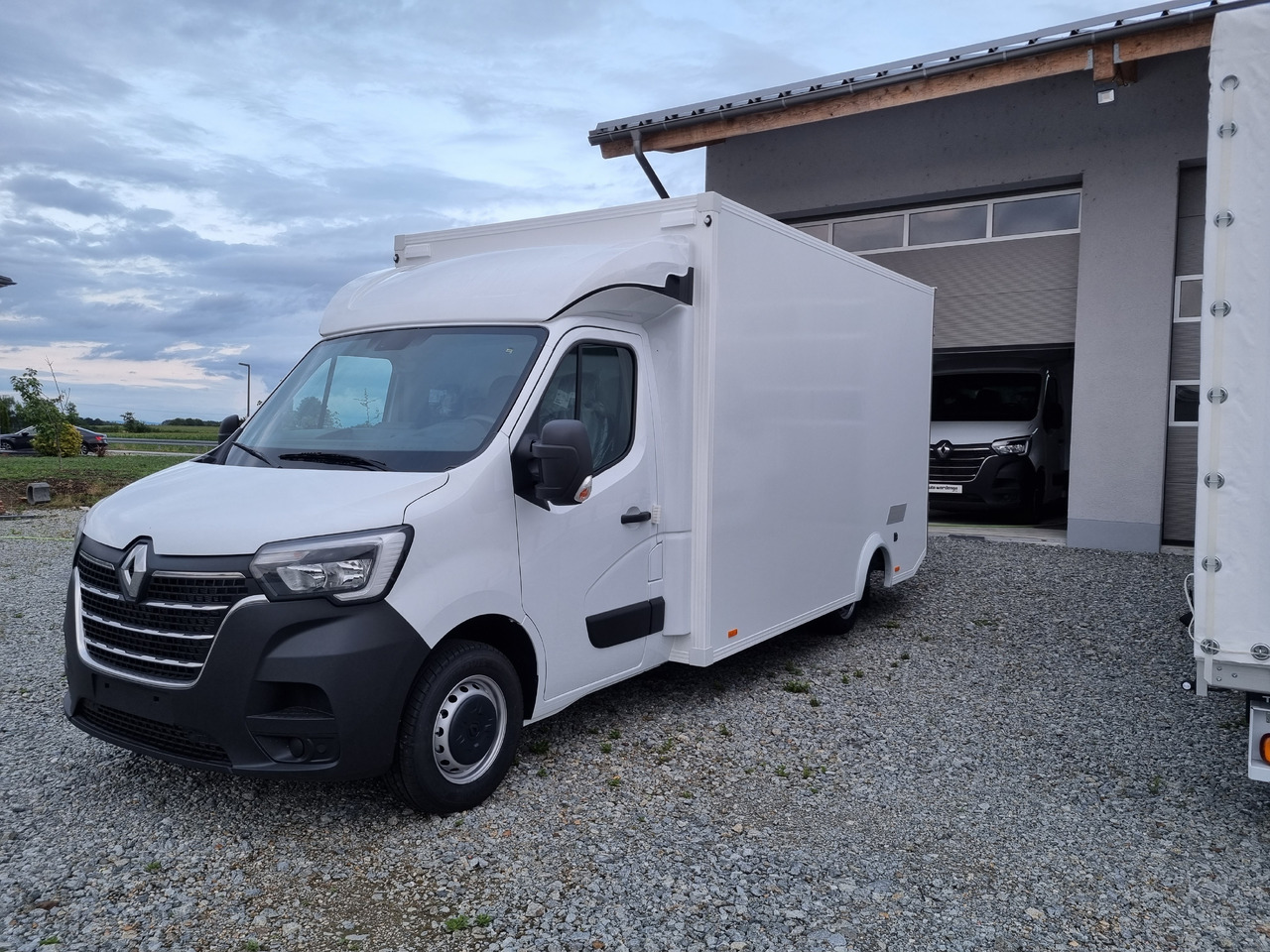 Renault Master 165 Koffer Platform Tiefrahmen - Varebil med skap: bilde 4 Renault Master 165 Koffer Platform Tiefrahmen - Varebil med skap: bilde 4