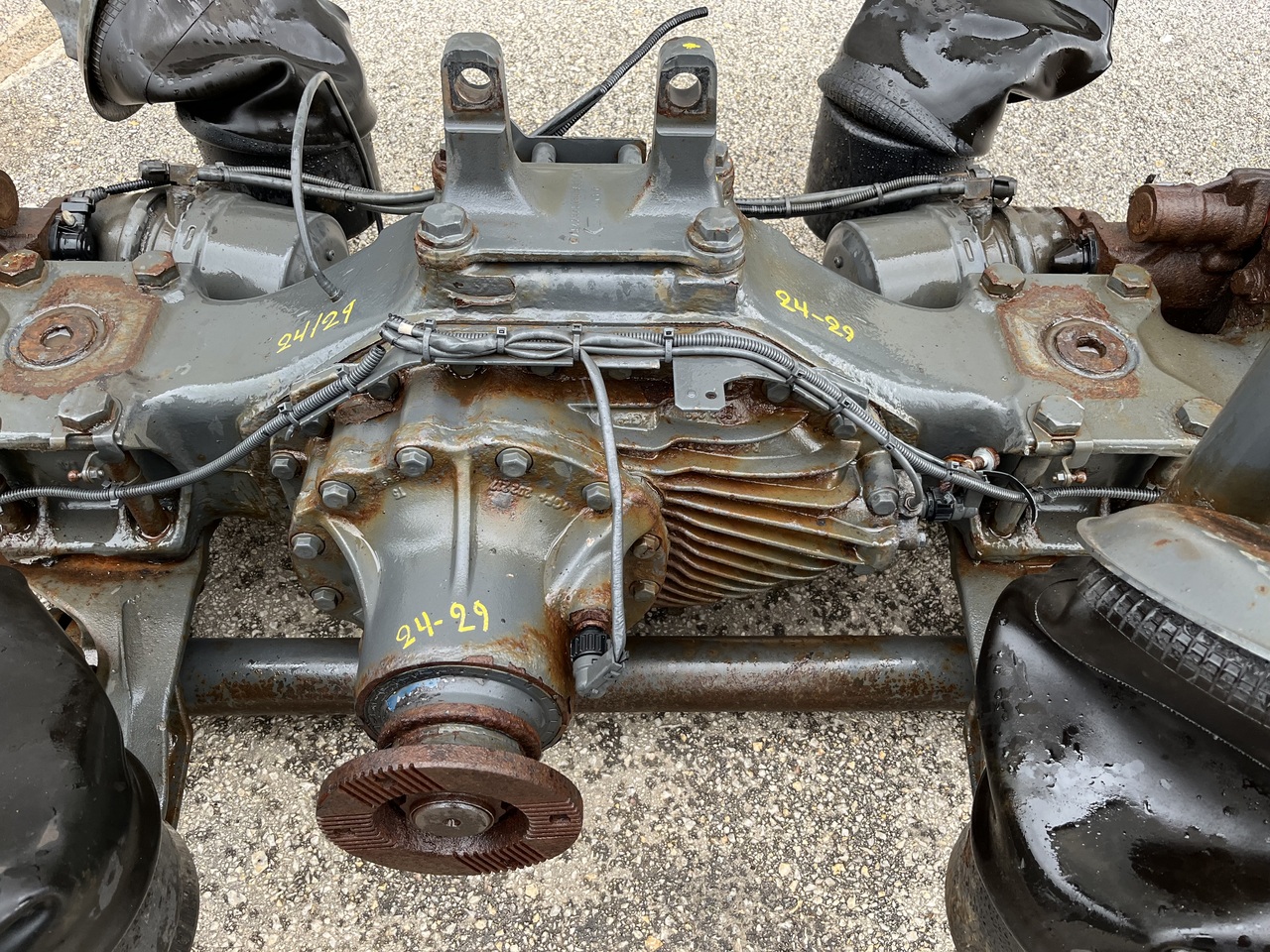 REAR AXLE WITH DIFFERENTIAL GEAR ,RATIO 29:24 - Differensial for Lastebil: bilde 2 REAR AXLE WITH DIFFERENTIAL GEAR ,RATIO 29:24 - Differensial for Lastebil: bilde 2