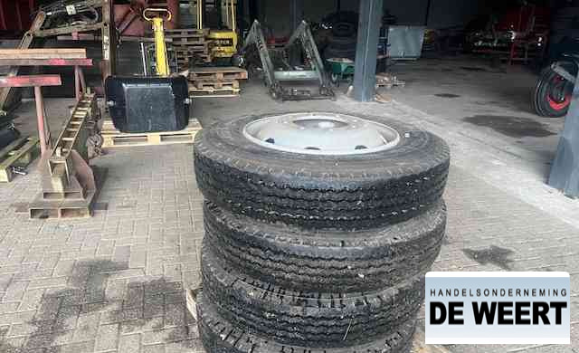 Michelin 9R22.5 , 9 R 22.5 - Dekk og felger for Landbruksteknikk: bilde 2 Michelin 9R22.5 , 9 R 22.5 - Dekk og felger for Landbruksteknikk: bilde 2