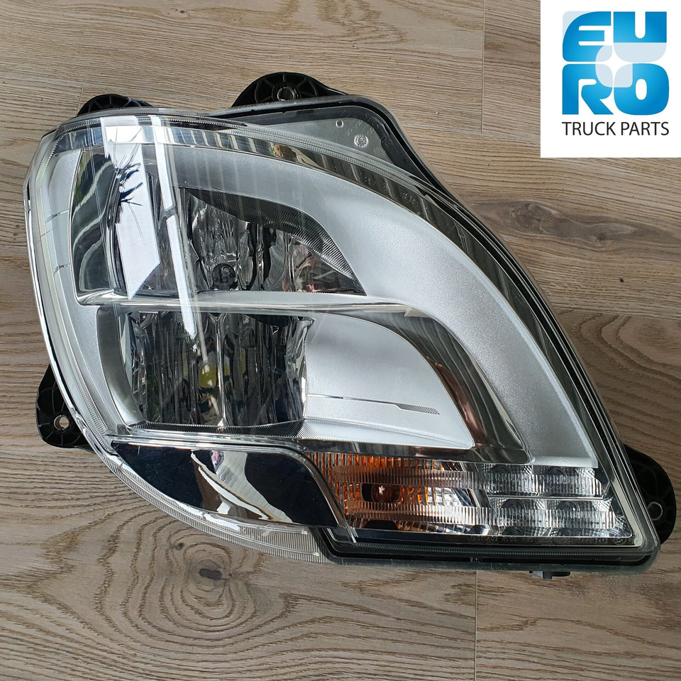 DAF XF 106 FULL LED XENON RECHTS OE nieuw 1857527 - Frontlys for Lastebil: bilde 1 DAF XF 106 FULL LED XENON RECHTS OE nieuw 1857527 - Frontlys for Lastebil: bilde 1