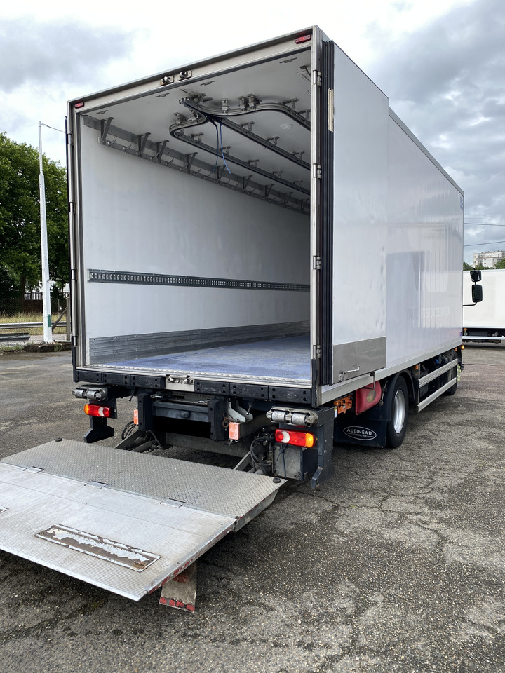 RENAULT D16 - Lastebil med kjøl: bilde 2 RENAULT D16 - Lastebil med kjøl: bilde 2