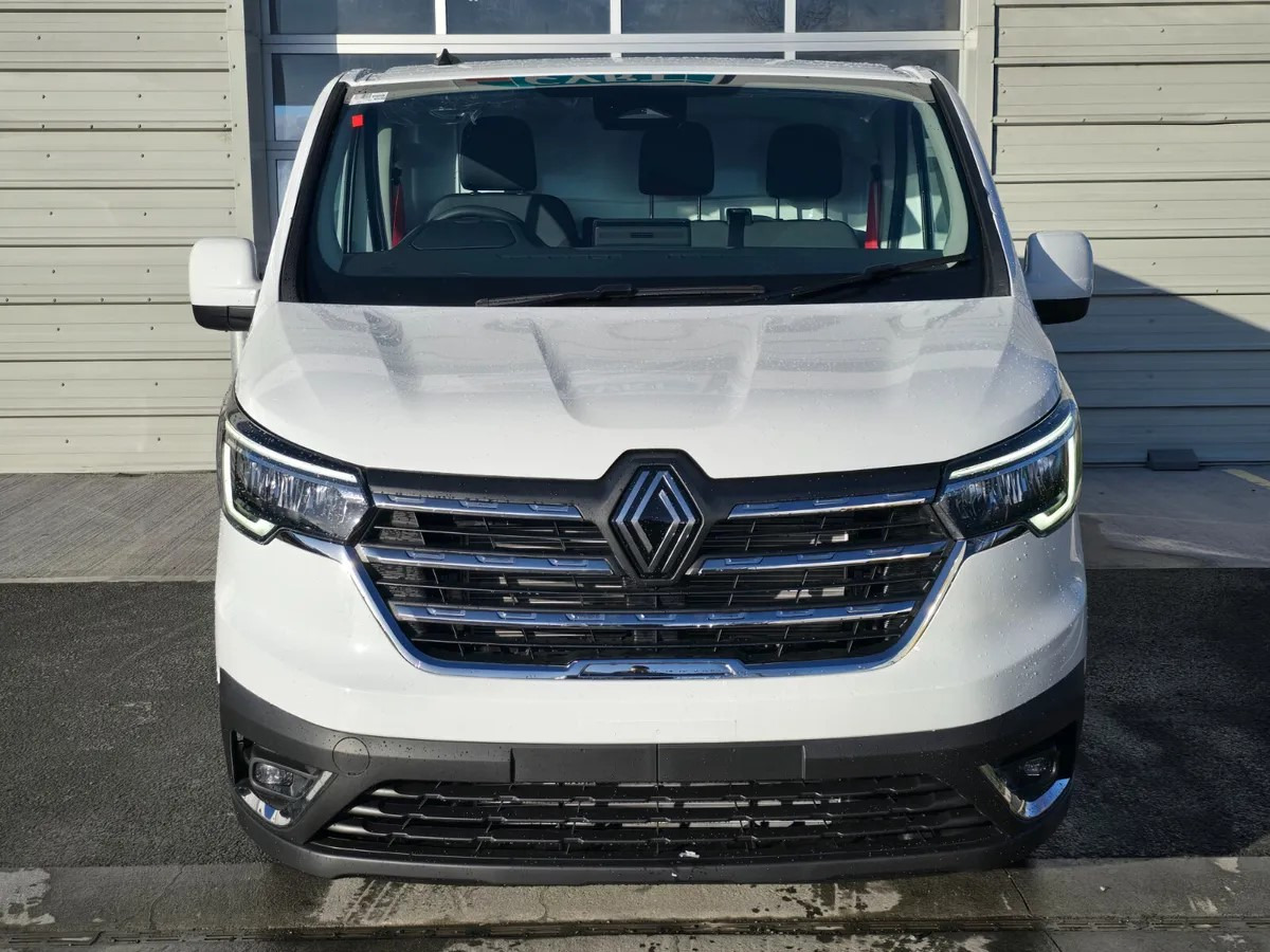 2025 New Renault Trafic Red Edition 150BHP - Kassebil: bilde 3 2025 New Renault Trafic Red Edition 150BHP - Kassebil: bilde 3