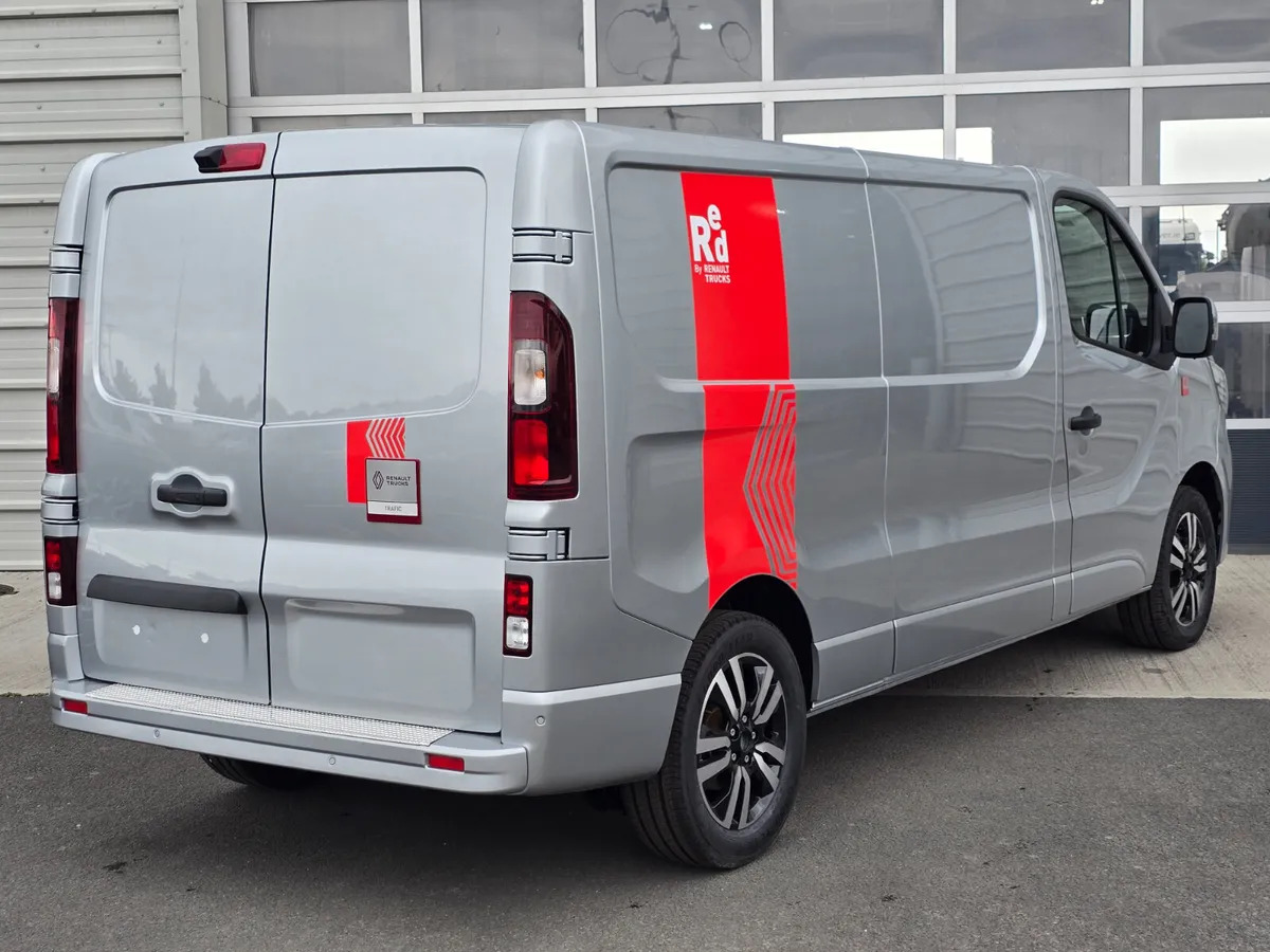 NEW Renault Trafic Exclusive 170BHP/150BHP Auto Highland Silver - Kassebil: bilde 4 NEW Renault Trafic Exclusive 170BHP/150BHP Auto Highland Silver - Kassebil: bilde 4