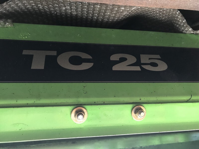 Deutz-Fahr TC 25 kneuzer - Slåmaskin: bilde 3 Deutz-Fahr TC 25 kneuzer - Slåmaskin: bilde 3
