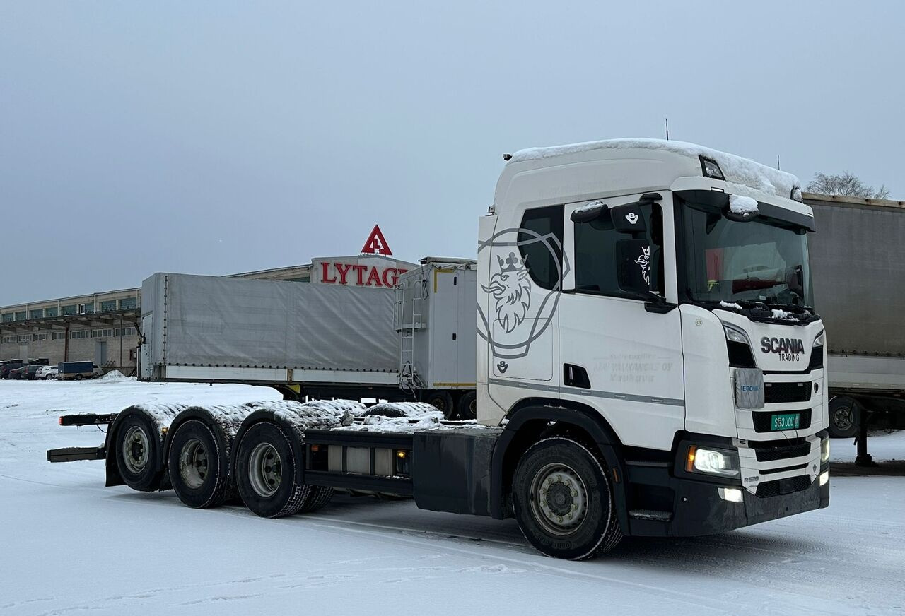 Scania R520 8x4 ADR - Chassis lastebil: bilde 2 Scania R520 8x4 ADR - Chassis lastebil: bilde 2