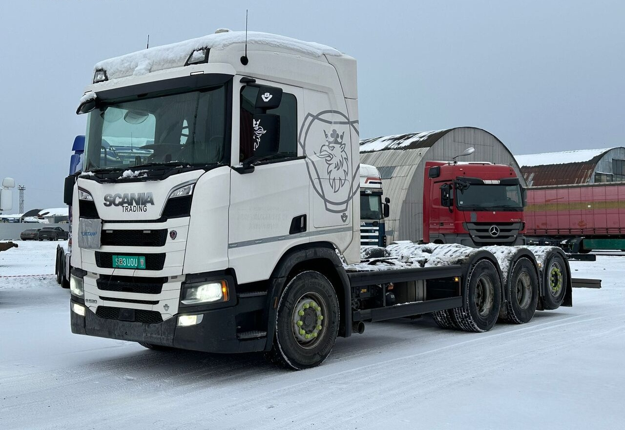 Scania R520 8x4 ADR - Chassis lastebil: bilde 1 Scania R520 8x4 ADR - Chassis lastebil: bilde 1