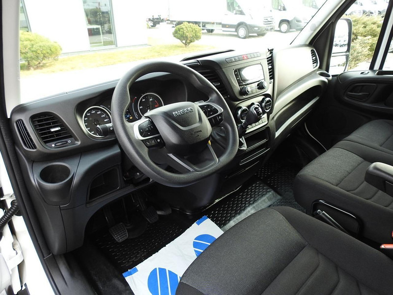 Iveco DAILY 35C16 KONTENER WINDA 8 PALET TEMPOMAT BLIŹNIACZE KOŁA KLIM - Varebil med skap: bilde 2 Iveco DAILY 35C16 KONTENER WINDA 8 PALET TEMPOMAT BLIŹNIACZE KOŁA KLIM - Varebil med skap: bilde 2