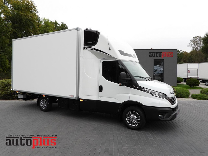 Iveco DAILY 35S18 KONTENER HI-MATIC WINDA 8 PALET TEMPOMAT NAWIGACJA L - Varebil med skap: bilde 1 Iveco DAILY 35S18 KONTENER HI-MATIC WINDA 8 PALET TEMPOMAT NAWIGACJA L - Varebil med skap: bilde 1