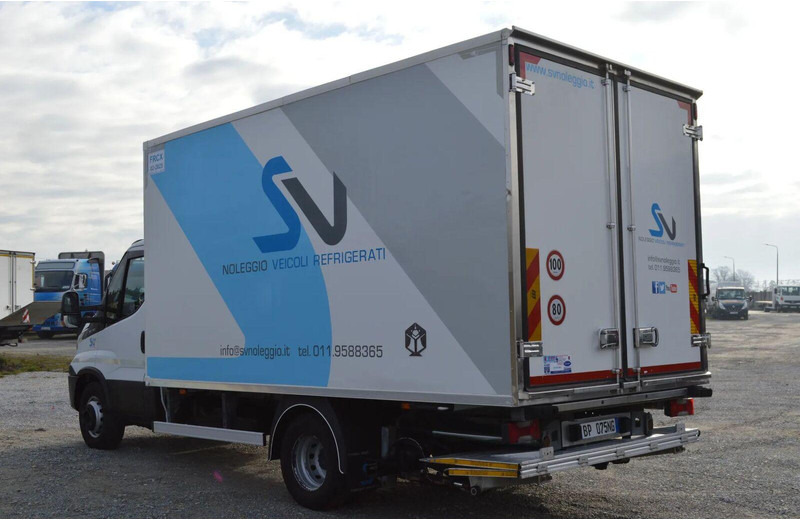 Iveco DAILY 60C15 REFRIGERATOR + SIDE AND REAR DOORS, LIFT FOLDED UNDE - Lastebil med kjøl: bilde 3 Iveco DAILY 60C15 REFRIGERATOR + SIDE AND REAR DOORS, LIFT FOLDED UNDE - Lastebil med kjøl: bilde 3