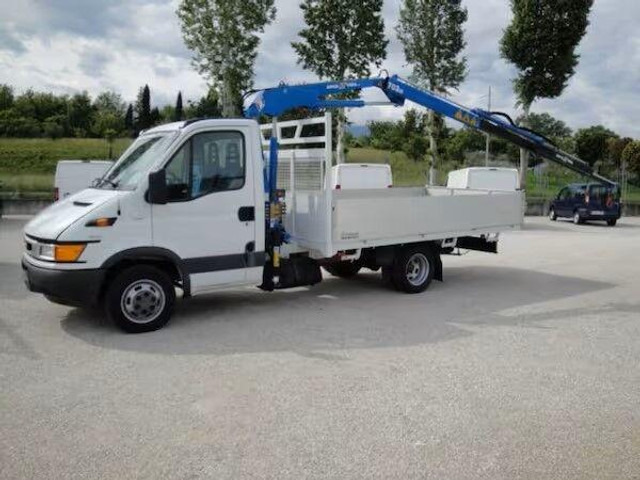 Iveco Daily 35C11 - flatbed+crane - Planbil, Kranbil: bilde 2 Iveco Daily 35C11 - flatbed+crane - Planbil, Kranbil: bilde 2