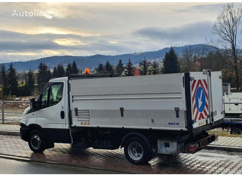 Iveco Daily 35c-14 3 way tipper BENZIN - Varebil med tipp: bilde 5 Iveco Daily 35c-14 3 way tipper BENZIN - Varebil med tipp: bilde 5