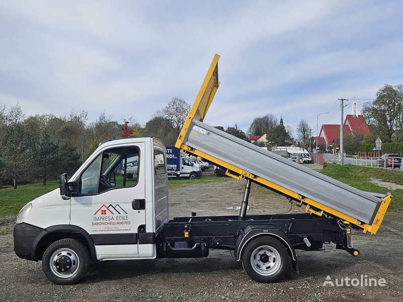 Iveco Daily 35c-15 3 way tipper - Varebil med tipp: bilde 4 Iveco Daily 35c-15 3 way tipper - Varebil med tipp: bilde 4