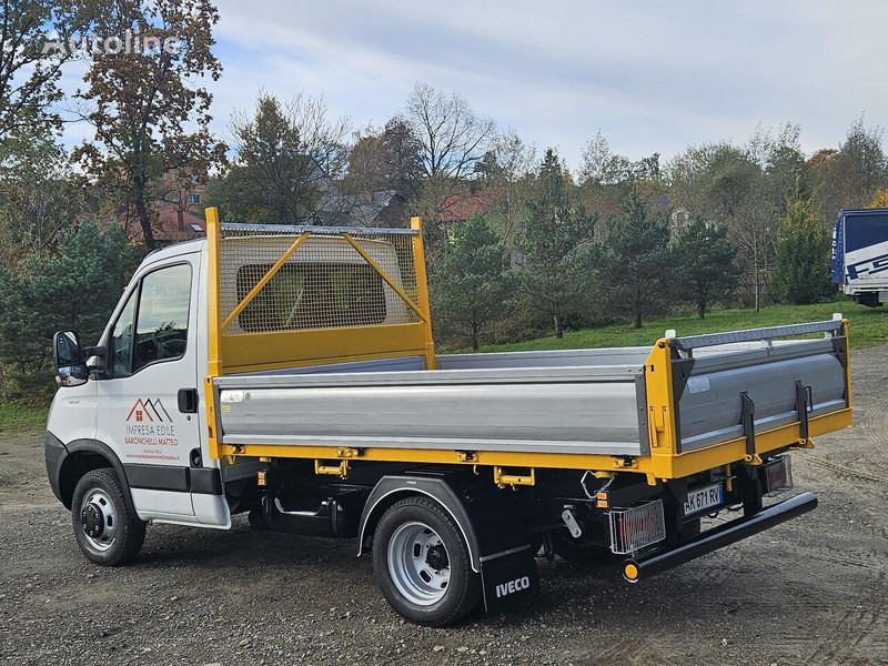 Iveco Daily 35c-15 3 way tipper - Varebil med tipp: bilde 2 Iveco Daily 35c-15 3 way tipper - Varebil med tipp: bilde 2