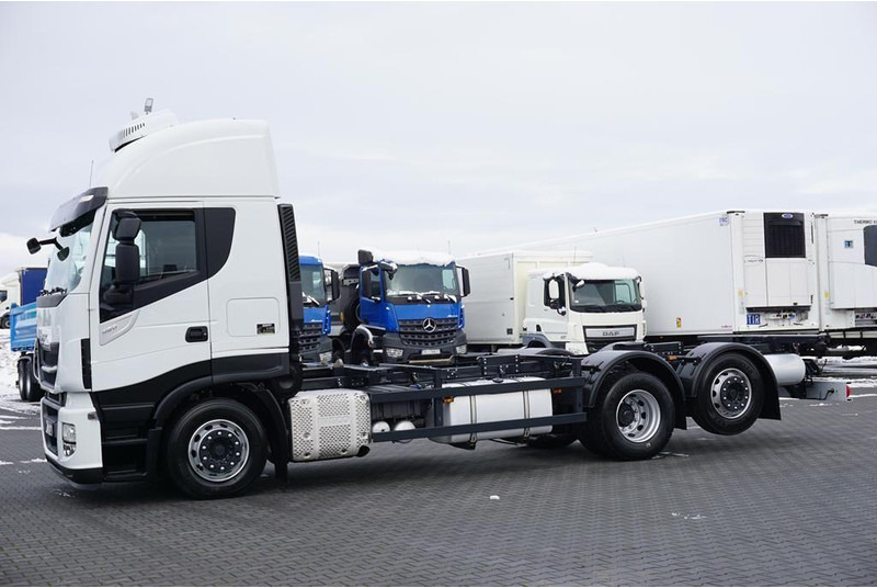 Iveco STRALIS / 460 / ACC / E 6 / RETARDER / BDF / 7,15 M , 7,45 M - Chassis lastebil: bilde 3 Iveco STRALIS / 460 / ACC / E 6 / RETARDER / BDF / 7,15 M , 7,45 M - Chassis lastebil: bilde 3