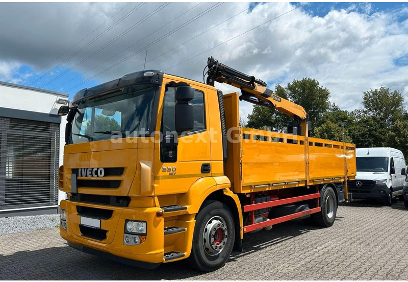 Iveco Stralis 330 - Flatbed truck + crane - Planbil, Kranbil: bilde 1 Iveco Stralis 330 - Flatbed truck + crane - Planbil, Kranbil: bilde 1