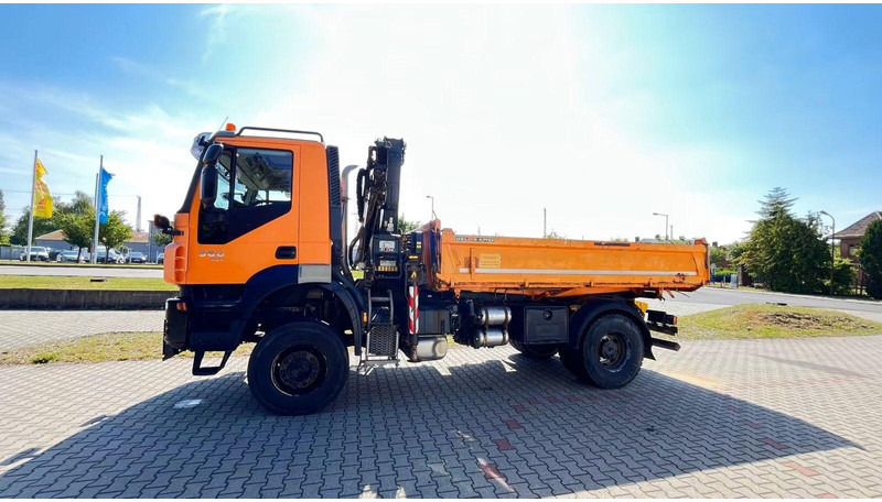 Iveco Trakker 360 EEV - 3 way tipper + crane - Tippbil, Kranbil: bilde 4 Iveco Trakker 360 EEV - 3 way tipper + crane - Tippbil, Kranbil: bilde 4