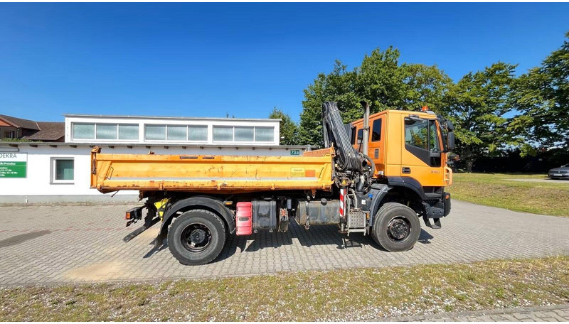 Iveco Trakker 360 EEV - 3 way tipper + crane - Tippbil, Kranbil: bilde 3 Iveco Trakker 360 EEV - 3 way tipper + crane - Tippbil, Kranbil: bilde 3