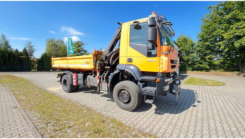 Iveco Trakker 360 EEV - 3 way tipper + crane - Tippbil, Kranbil: bilde 1 Iveco Trakker 360 EEV - 3 way tipper + crane - Tippbil, Kranbil: bilde 1