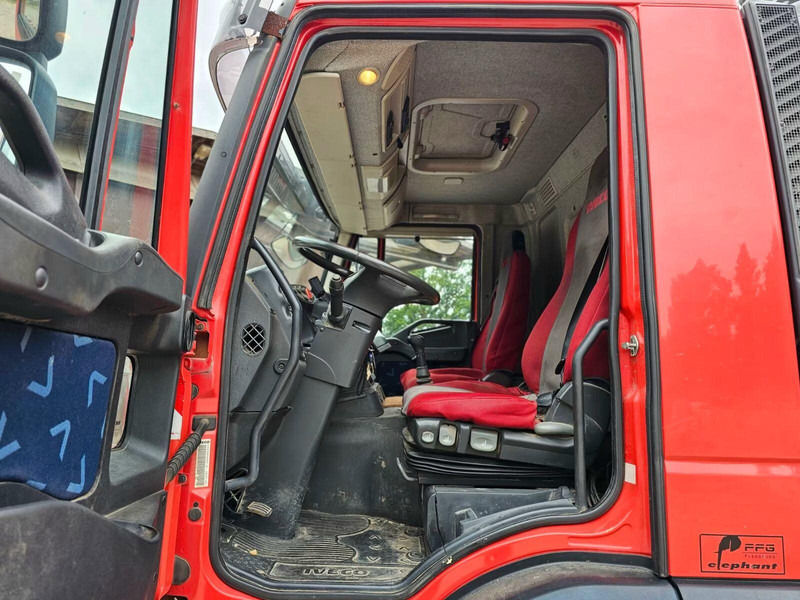 Vakuum lastebil Iveco Trakker AD 260T41 - Vacuum truck: bilde 13