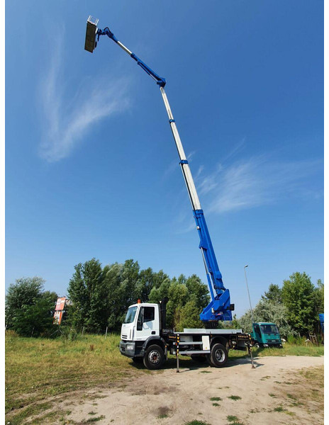 Iveco Eurocargo ML 180 E 24 - Bizocchi KJF 320 lifting basket 32 m - Lastebil, Kranbil: bilde 4 Iveco Eurocargo ML 180 E 24 - Bizocchi KJF 320 lifting basket 32 m - Lastebil, Kranbil: bilde 4