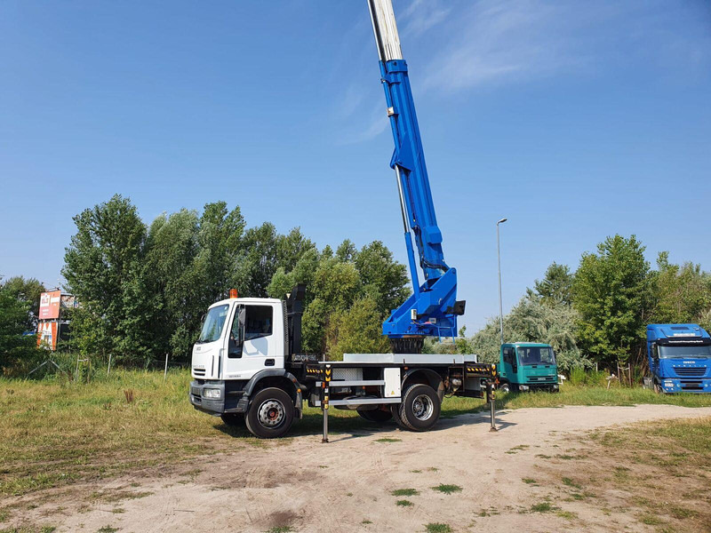 Iveco Eurocargo ML 180 E 24 - Bizocchi KJF 320 lifting basket 32 m - Lastebil, Kranbil: bilde 2 Iveco Eurocargo ML 180 E 24 - Bizocchi KJF 320 lifting basket 32 m - Lastebil, Kranbil: bilde 2