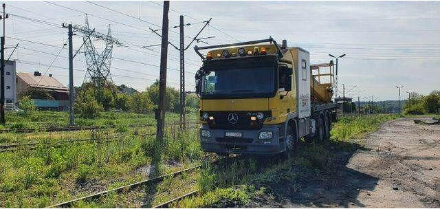 Mercedes-Benz 3344 SRT SCHÖRLING Road Rail Railway Zweiweg - Lastebil, Kranbil: bilde 4 Mercedes-Benz 3344 SRT SCHÖRLING Road Rail Railway Zweiweg - Lastebil, Kranbil: bilde 4