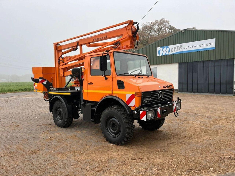 Mercedes-Benz Unimog 1200 4x4 - Lifting basket - Lastebil, Kranbil: bilde 2 Mercedes-Benz Unimog 1200 4x4 - Lifting basket - Lastebil, Kranbil: bilde 2