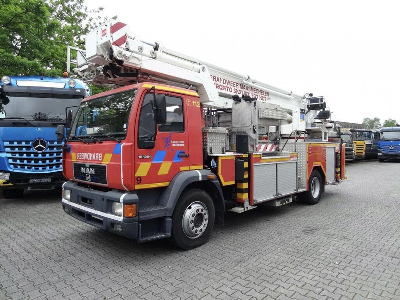 MAN 18.284 L2000 - Fire truck+ladder lift - Brannbil: bilde 1 MAN 18.284 L2000 - Fire truck+ladder lift - Brannbil: bilde 1