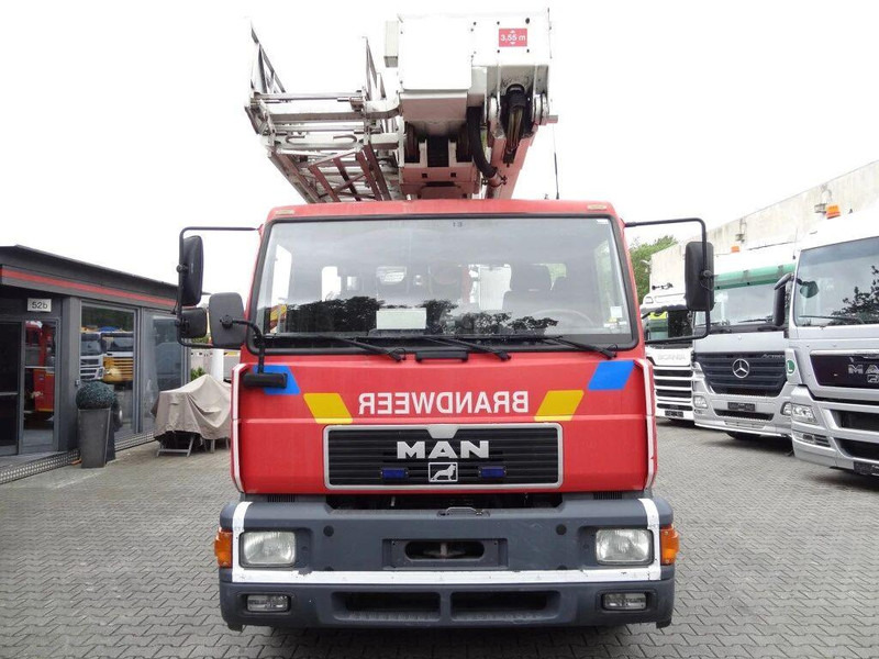 MAN 18.284 L2000 - Fire truck+ladder lift - Brannbil: bilde 2 MAN 18.284 L2000 - Fire truck+ladder lift - Brannbil: bilde 2