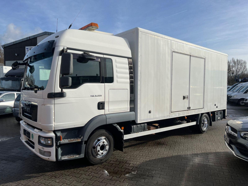 MAN TGL 8.220 Abschlepper*Geschlossen*Aufgelastet* - Transporter lastebil: bilde 1 MAN TGL 8.220 Abschlepper*Geschlossen*Aufgelastet* - Transporter lastebil: bilde 1