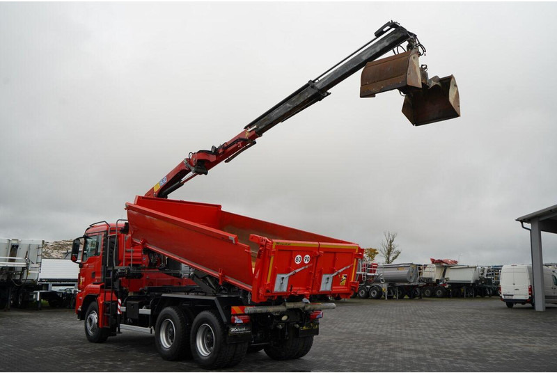 MAN TGS 26.400 / 6x4 / WYWROTKA 2 STRONNA  + HDS HMF 1530 K2  / HYDR - Tippbil, Kranbil: bilde 3 MAN TGS 26.400 / 6x4 / WYWROTKA 2 STRONNA  + HDS HMF 1530 K2  / HYDR - Tippbil, Kranbil: bilde 3
