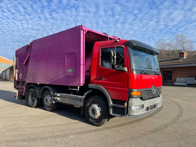 Mercedes-Benz 2128 Szemétszállító - Søppelbil: bilde 2 Mercedes-Benz 2128 Szemétszállító - Søppelbil: bilde 2