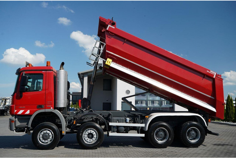 Mercedes-Benz ACTROS 4141 / 8X6 / WYWROTKA TYLNOZSYPOWA / MEILLER KIPPER 5.3M - Tippbil: bilde 3 Mercedes-Benz ACTROS 4141 / 8X6 / WYWROTKA TYLNOZSYPOWA / MEILLER KIPPER 5.3M - Tippbil: bilde 3