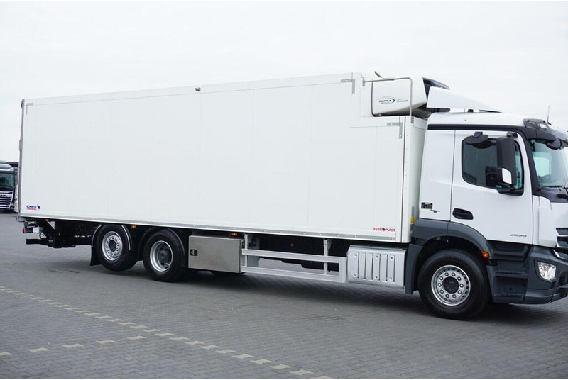 Mercedes-Benz ANTOS / 2535 / EURO 6 / CHŁODNIA + WINDA / 23 PALETY / OŚ SKRĘTN - Lastebil med kjøl: bilde 3 Mercedes-Benz ANTOS / 2535 / EURO 6 / CHŁODNIA + WINDA / 23 PALETY / OŚ SKRĘTN - Lastebil med kjøl: bilde 3